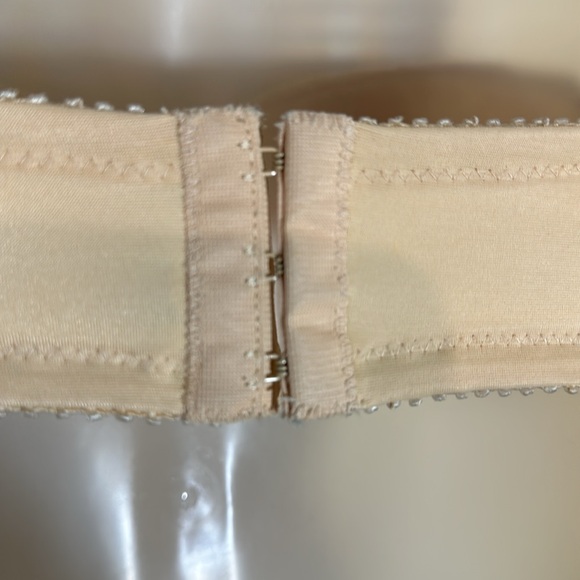 Maidenform Pretty Shapely Cream Strapless Underwire Bra Vintage 1970s 34C - Picture 10 of 16
